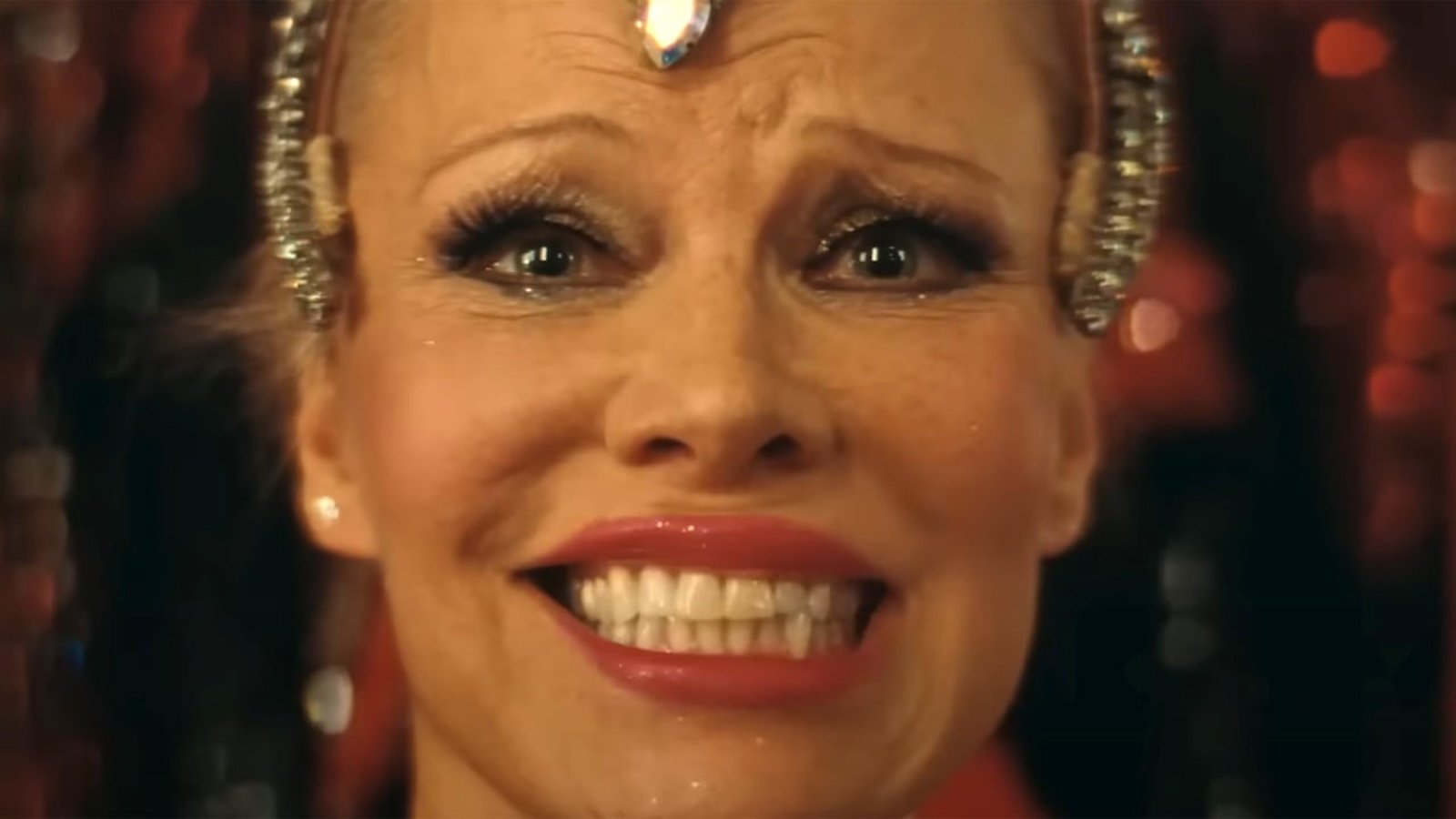 Pamela Anderson in una scena del trailer di The Last Showgirl