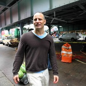 Dito Montiel sul set di Guida per riconoscere i tuoi santi