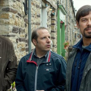 Les Barbares: Mathieu Demy, Laurent Lafitte, Ziad Bakri durante una scena