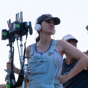 The Assessment: la regista Fleur Fortune sul set