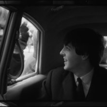 Beatle '64: Paul McCartney in auto dopo l'arrivo in USA