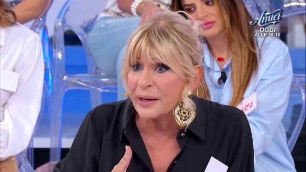 Gemma Galgani durante una puntata di Uomini e Donne