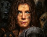 Nightbitch, la recensione: la maternità è potentissima (e brutale) nel film con Amy Adams