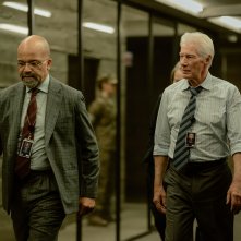 The Agency: Richard Gere e Jeffrey Wright in una scena della serie TV