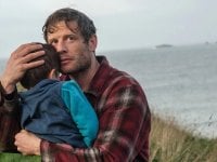 James Norton e Niamh Algar nel primo trailer della serie drammatica Playing Nice