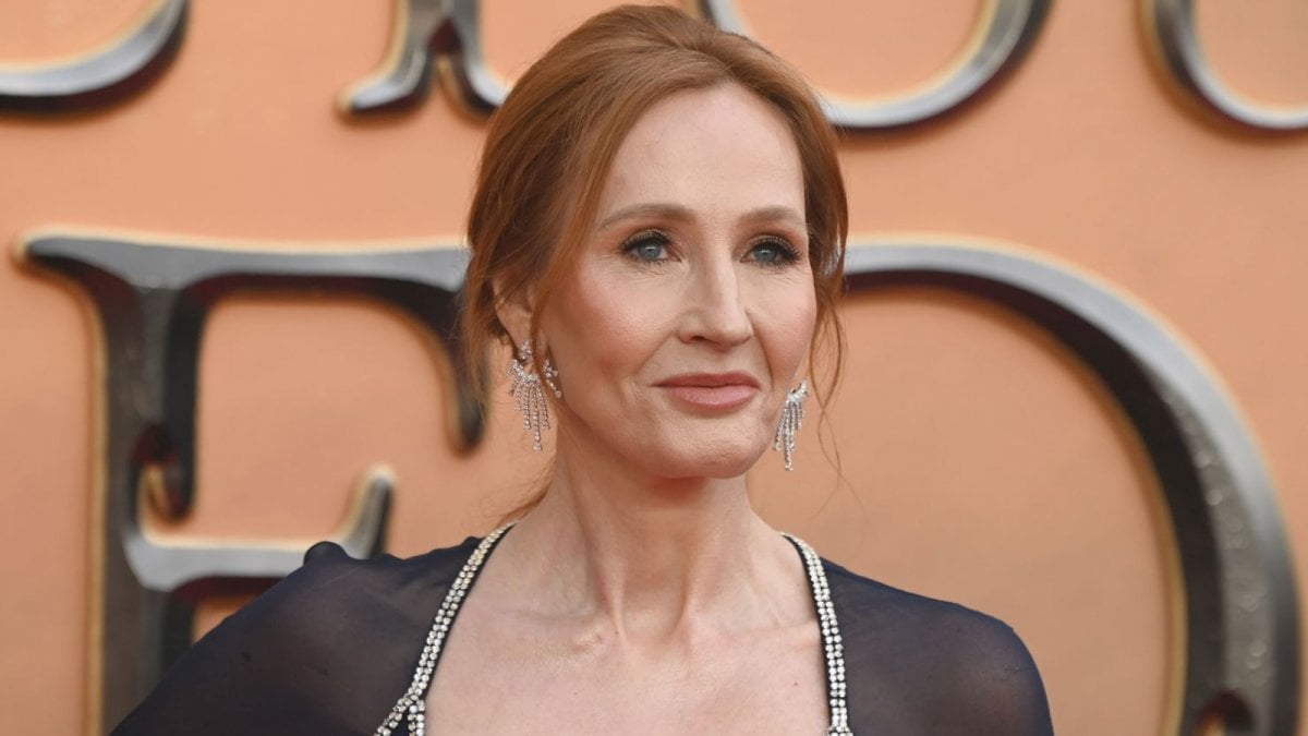 J.K. Rowling: "Ho ricevuto migliaia di minacce di morte, stupro e violenza da parte di attivisti trans"