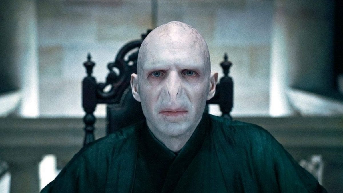 Harry Potter, Ralph Fiennes "elegge" il suo successore ideale nel ruolo di Voldemort nella serie tv