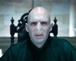 Harry Potter, Ralph Fiennes 'elegge' il suo successore ideale nel ruolo di Voldemort nella serie tv