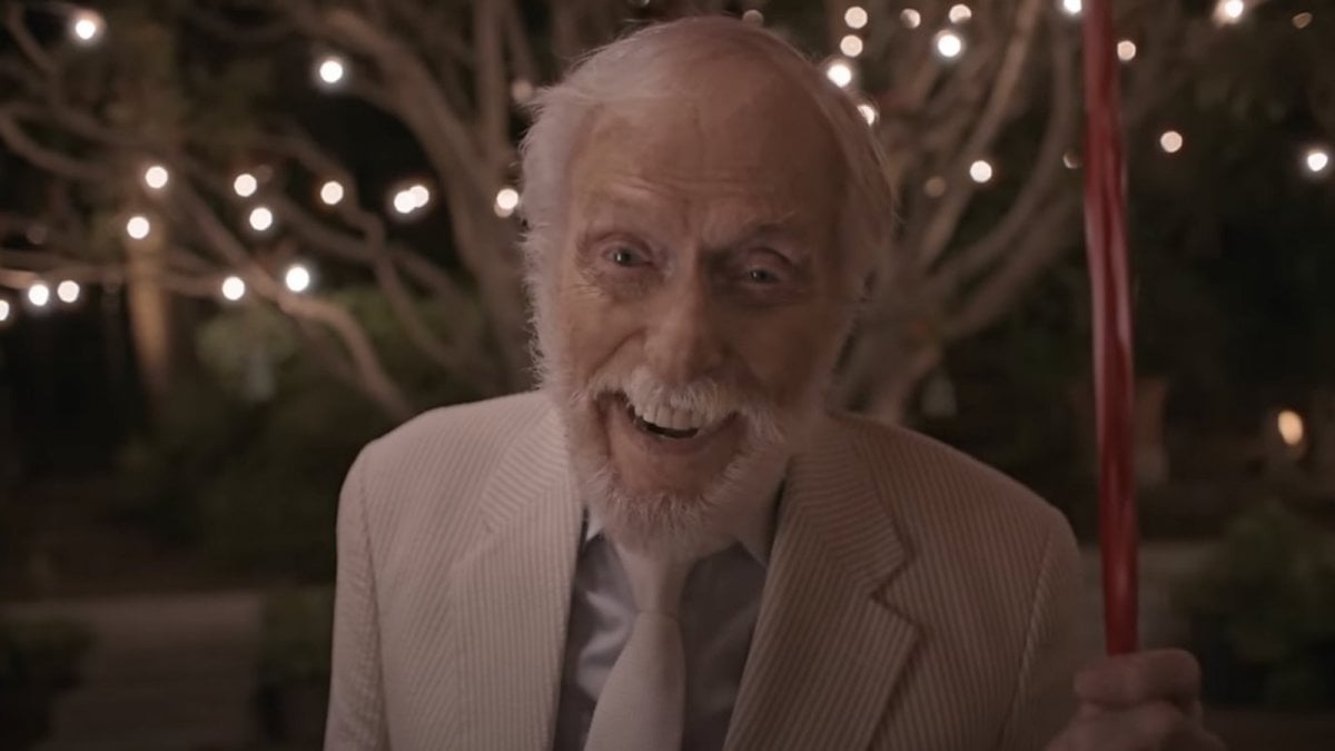 Dick Van Dyke a 98 anni suonati canta e danza nel nuovo videoclip dei Coldplay