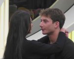 Grande Fratello, Tommaso si vendica con confessioni hot su Mariavittoria, lei reagisce: “mi fai paura”