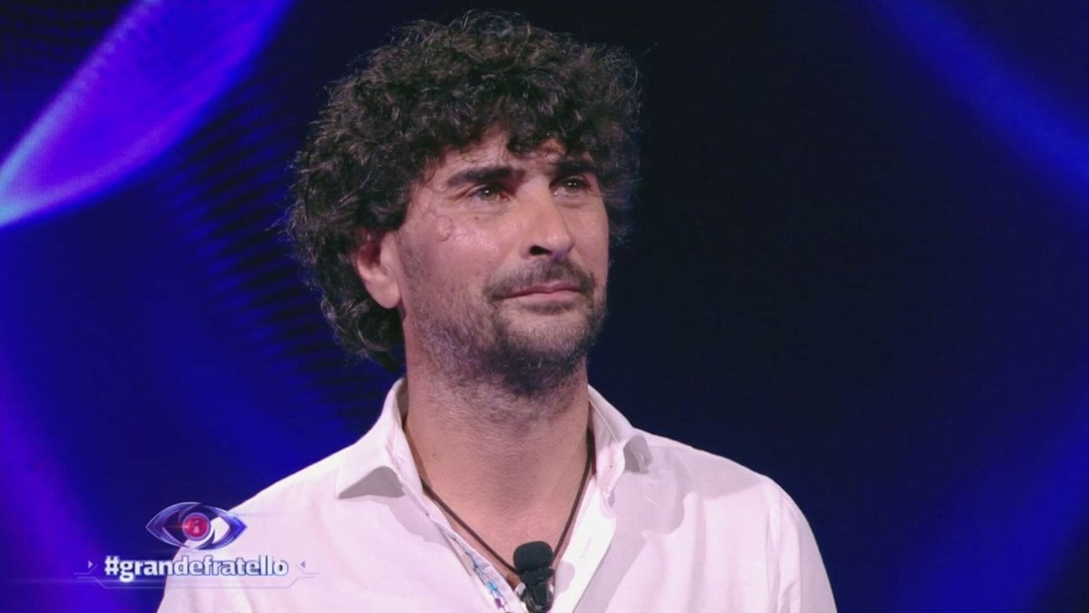 Grande Fratello: Simone Costa sulla presunta aggressione di Yulia Bruschi: "Ero una pozza di sangue"