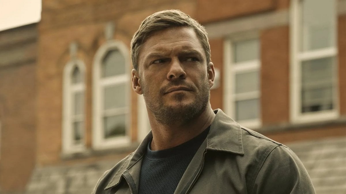 Reacher 3, Alan Ritchson rivela la data di uscita della terza stagione