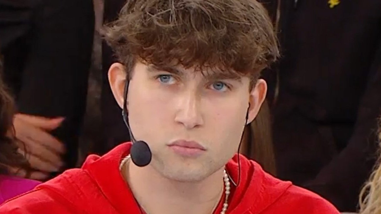 Amici 24: Mollenbek è il cantante che prende il post di Diego