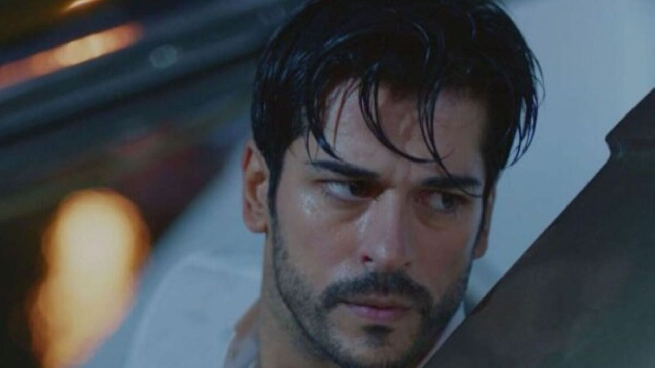 Kemal nella casa data alle fiamma da Emir