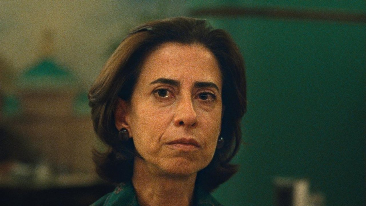 Un primo piano di Fernanda Torres