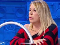 Amici 24, Lorella Cuccarini ad Anna Pettinelli: 'Chiedo a Maria se ha un trono Over a Uomini e Donne per te'