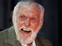 Dick Van Dyke ha dovuto fuggire dalla sua casa a Malibu: 'L'incendio stava arrivando dalla collina'