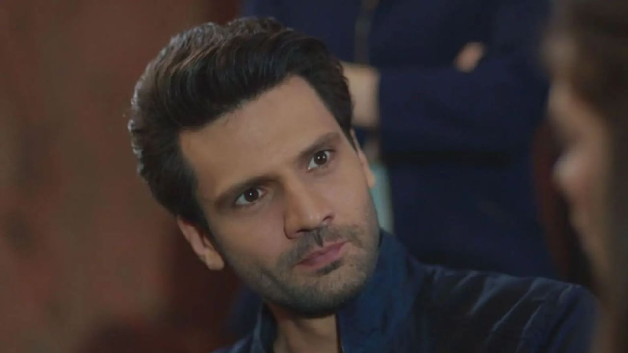 Emir Kozcuoğlu interpretato da Kaan Urgancıoğlu