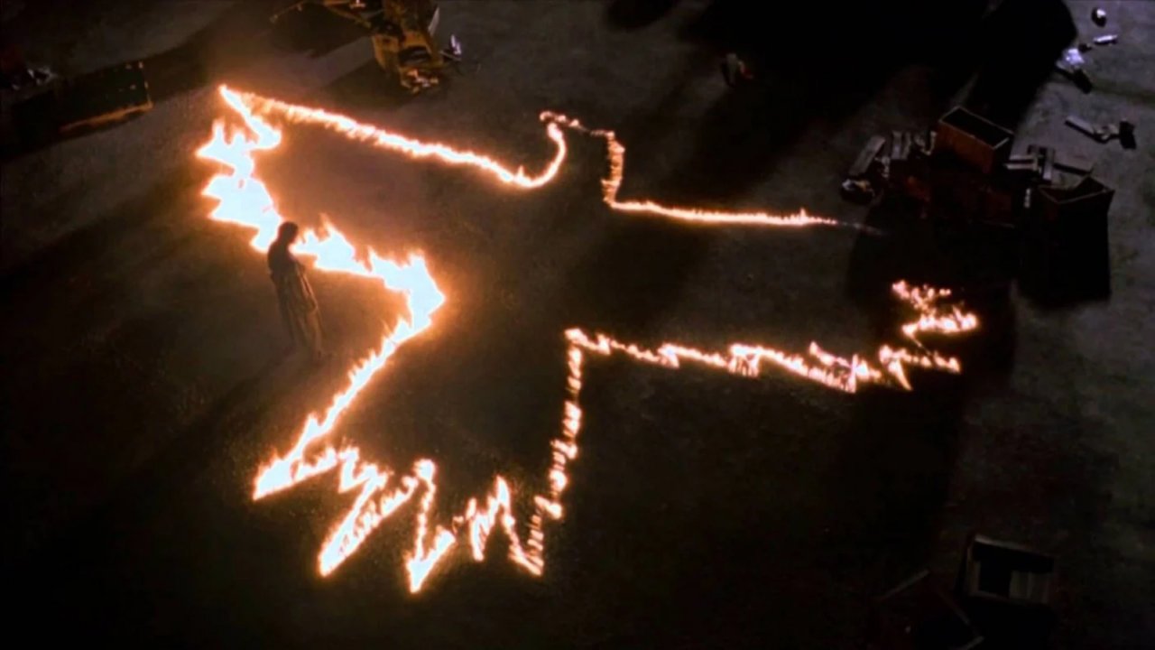 Immagine da una scena de Il Corvo.