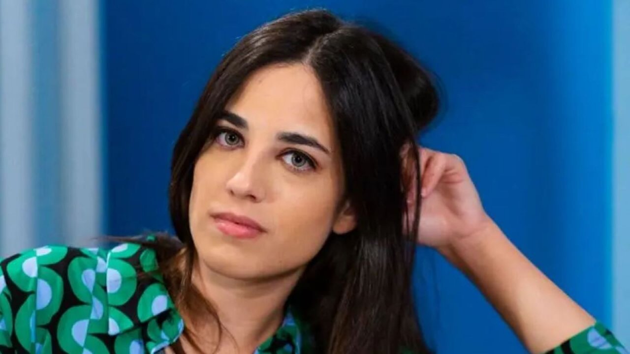 Gina Amarante veste i panni di Manuela in Un posto al sole su Rai 3