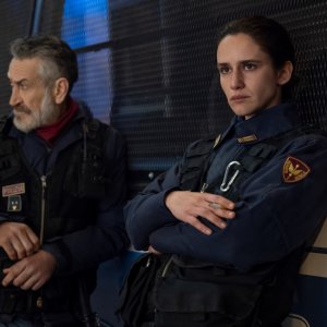 Valentina Bellè e Marco Giallini in A.C.A.B. La serie