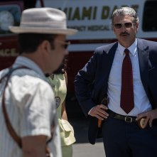 Dexter: Original Sin. Patrick Dempsey e James Martinez in una scena della serie.