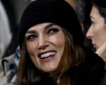 Keira Knightley, Michael Fassbender e Adrien Brody fan allo stadio del Como: le immagini delle star