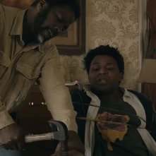 From. Harold Perrineau e Nathan D. Simmons in una scena del finale della terza stagione.