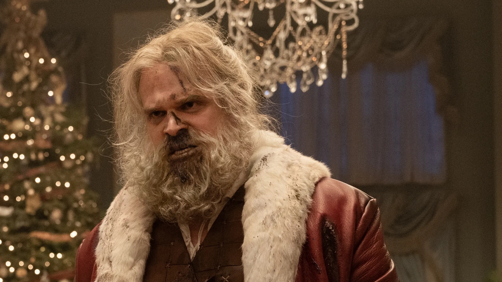 David Harbour nel film Una notte violenta e silenziosa