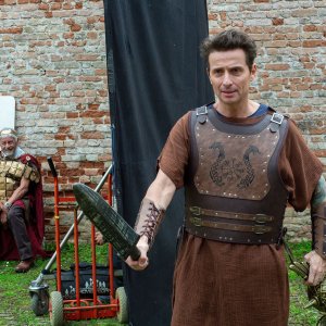 Dove osano le cicogne: Angelo Pintus in una scena del film