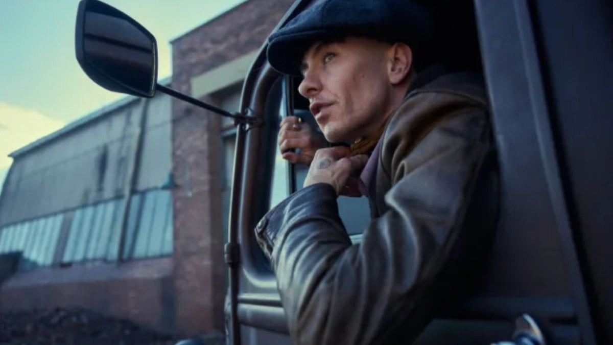 Peaky Blinders: Cillian Murphy e Barry Keoghan nella foto che celebra la fine delle riprese