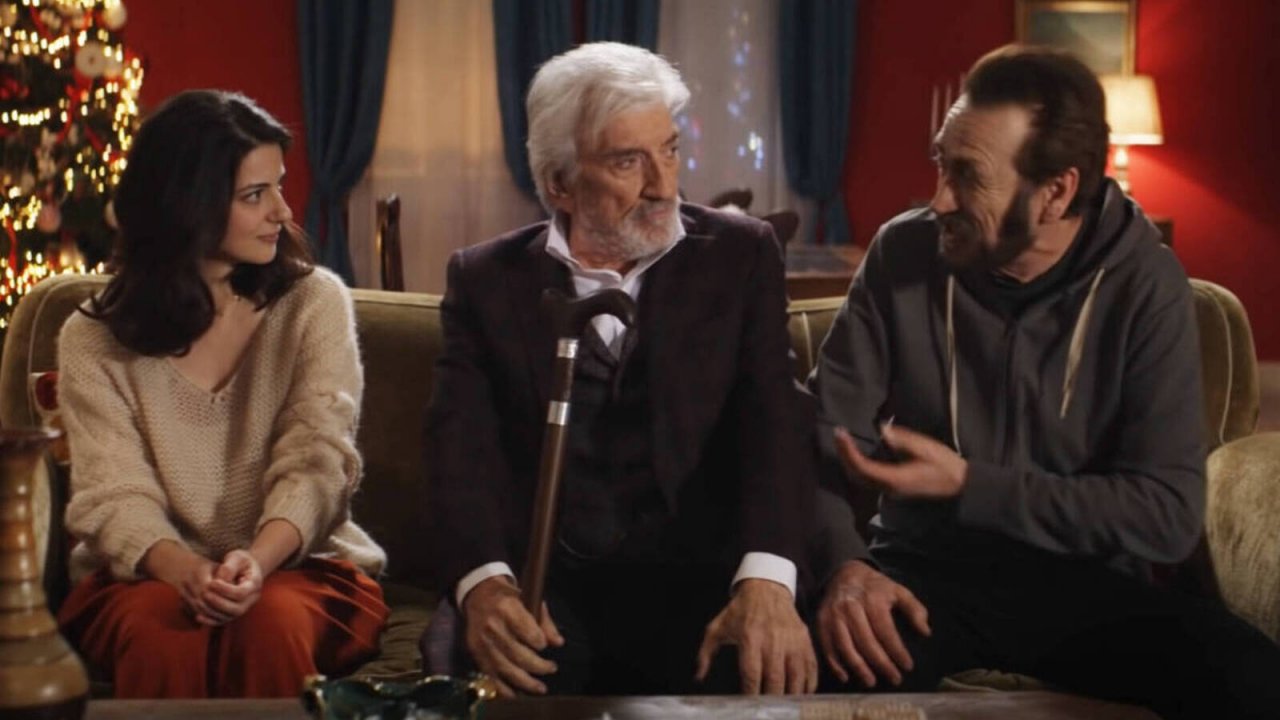 Io sono Babbo Natale è stato presentato alla Festa del Cinema di Roma nel 2021, un anno dopo la morte di Gigi Proietti