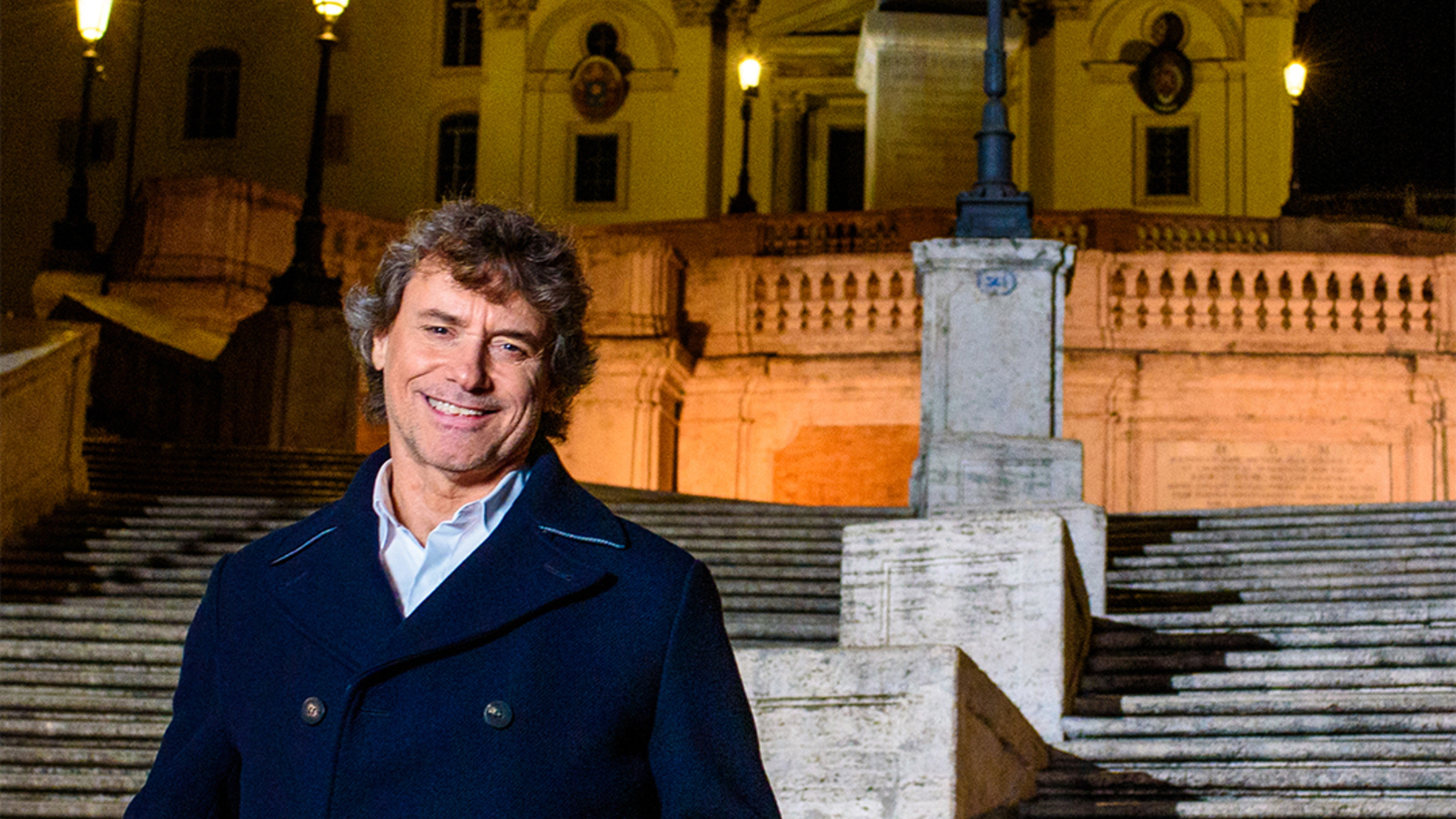 Alberto Angela sulla scalinata di Trinità dei Monti