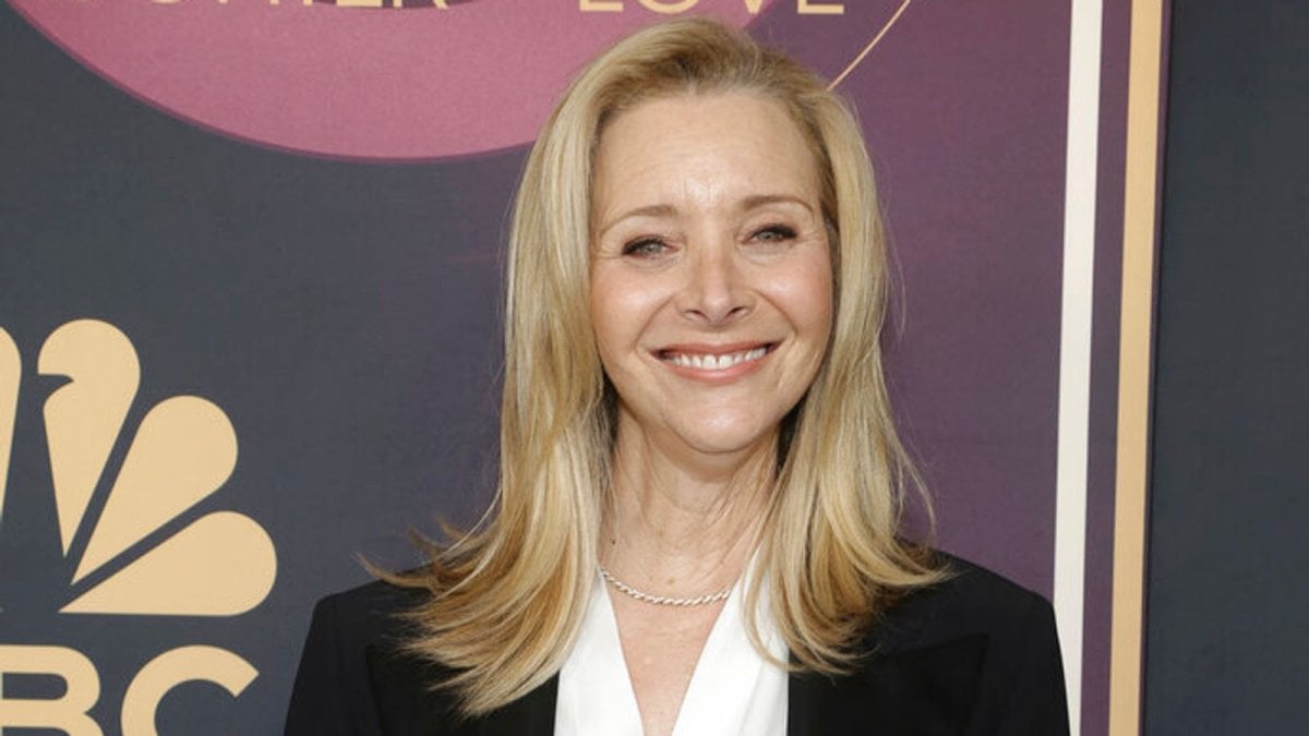 Lisa Kudrow sorprende i fan in posa sull