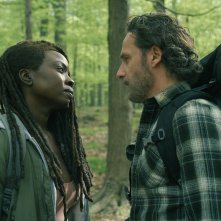 The Walking Dead: The Ones Who Live. Danai Gurira e Andrew Lincoln in una scena della serie.