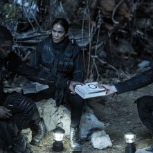 The Walking Dead: The Ones Who Live. Andrew Lincoln e Danai Gurira in una scena della serie.