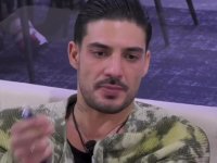 Grande Fratello, Lorenzo Spolverato e l'augurio shock di Capodanno a Javier Martinez: 'Spaccati il ginocchio'