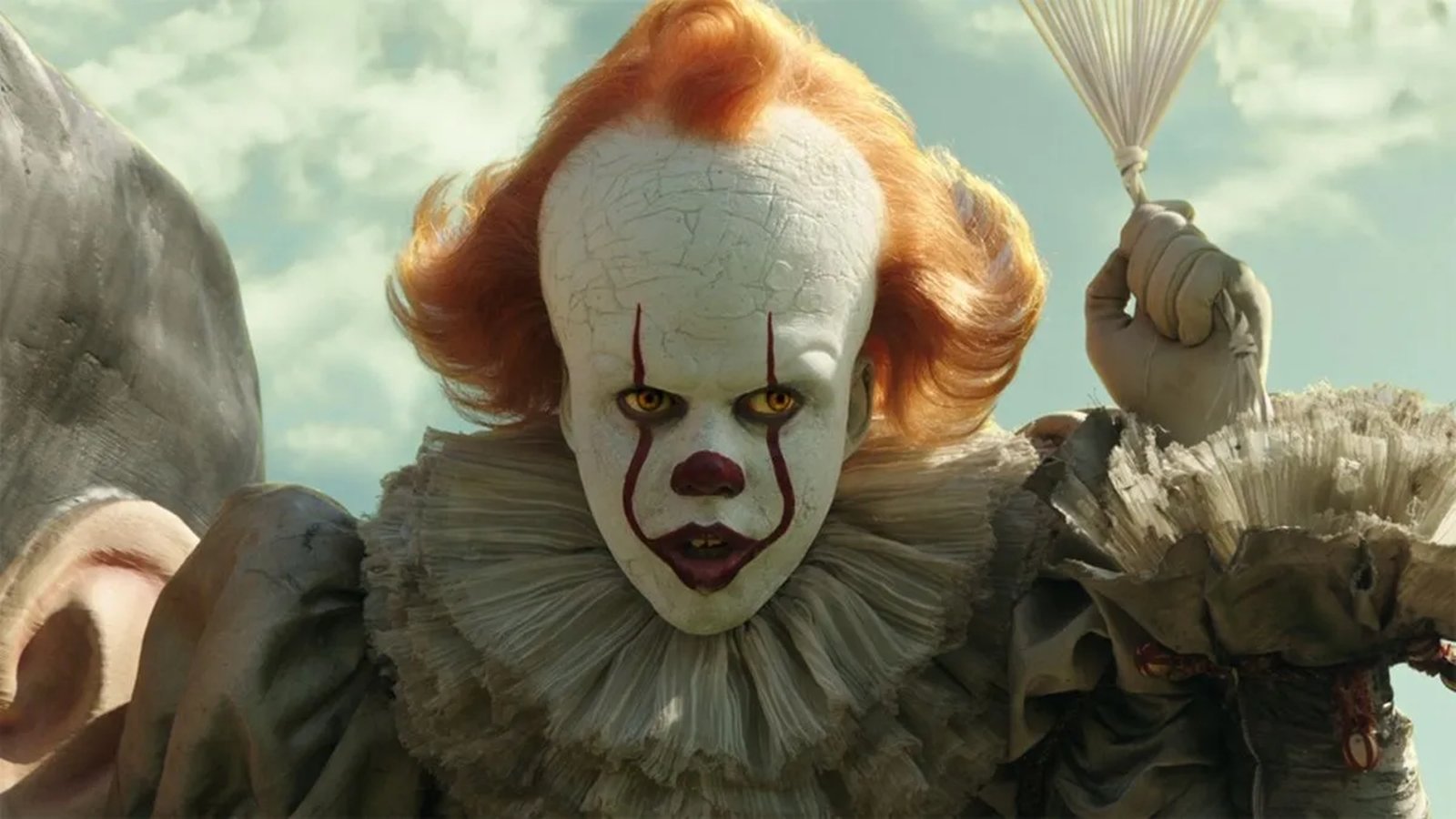 Bill Skarsgård nel ruolo di Pennywise