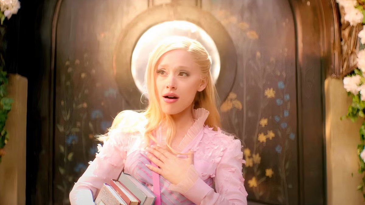 Wicked, Ariana Grande sulle ipotesi che Glinda sia un personaggio queer: "Si capirà meglio nel secondo film"