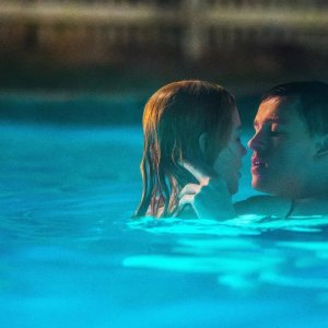 Babygirl: Nicole Kidman, Harry Dickinson in piscina