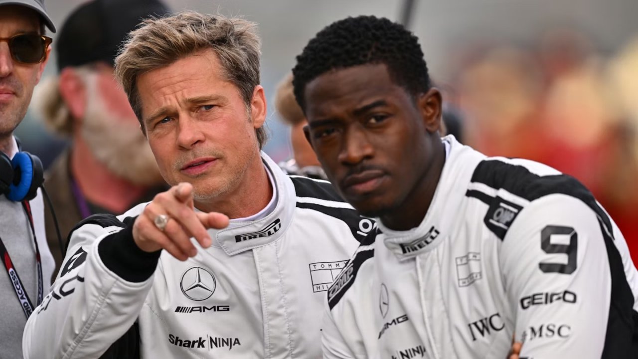 Brad Pitt e Damson Idris in una scena di F1