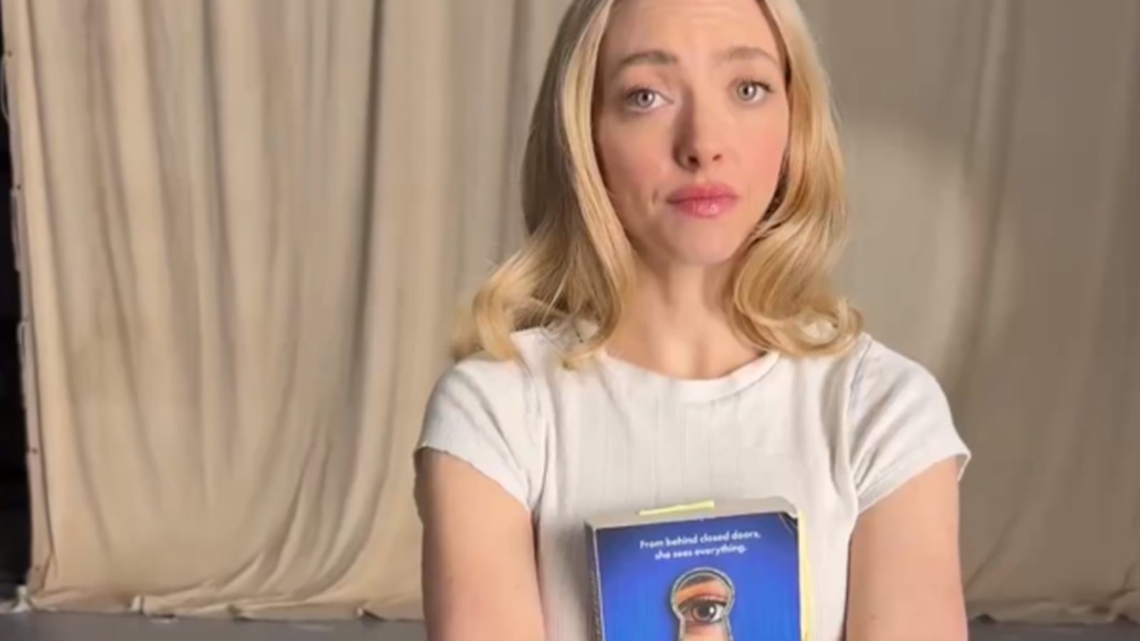 Amanda Seyfried nel video di The Housemaid