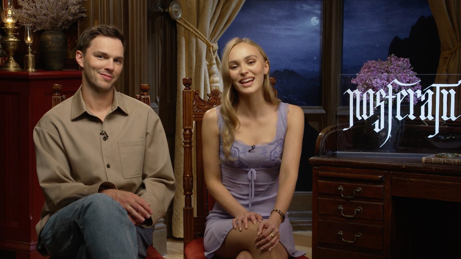 Lily-Rose Depp e Nicholas Hoult sono i protagonisti di Nosferatu