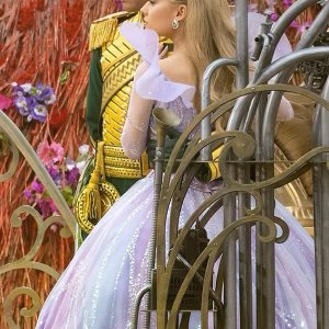 Wicked: For Good, Ariana Grande con Jonathan Bailey in una scena