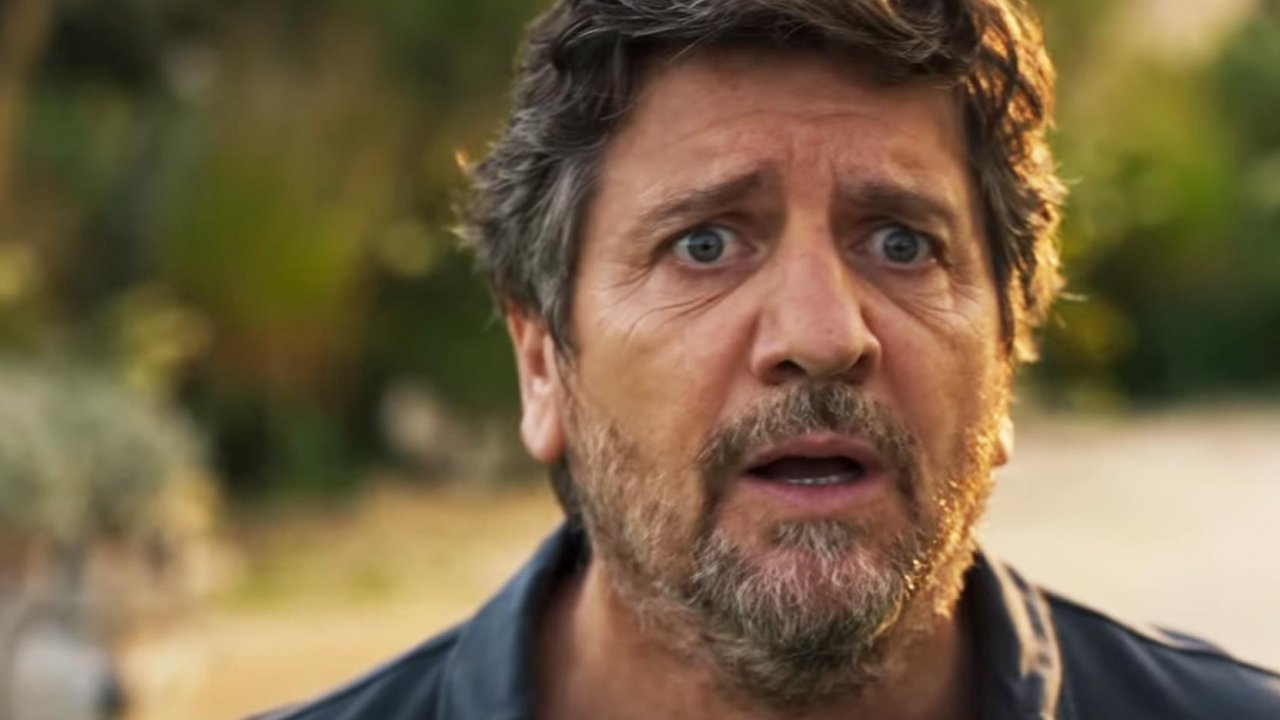 Un primo piano di uno sconvolto Fabio De luigi