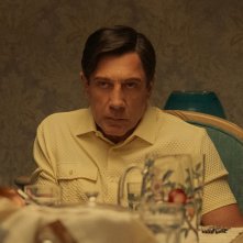 Monsters: La storia di Lyle ed Erik Menendez. Javier Bardem in una scena della serie.