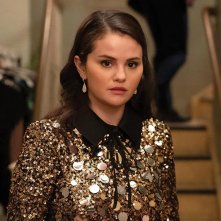Only Murders in the Building. Selena Gomez in una scena della quarta stagione.