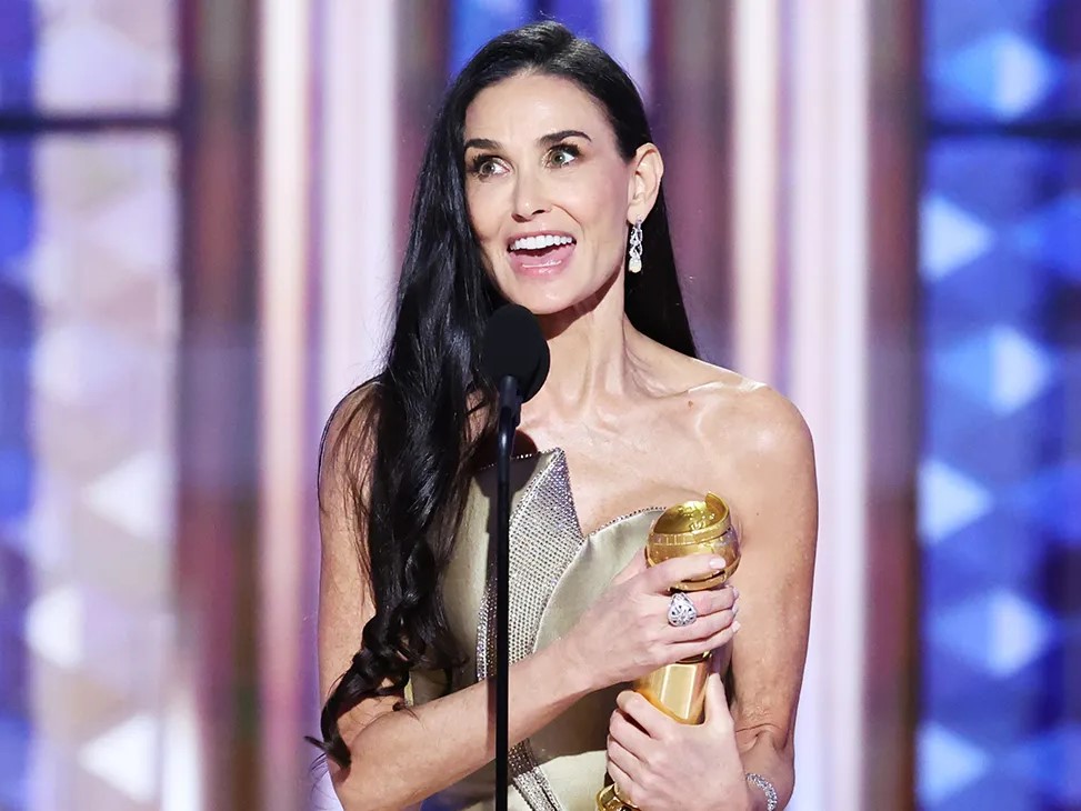 Demi Moore durante la premiazione dei Golden Globe 2025