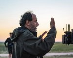 Luca Guadagnino se ne va dai Golden Globes dopo la vittoria di Emilia Pérez, ecco il video