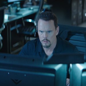 Wire Room: Kevin Dillon nei panni del protagonista del film